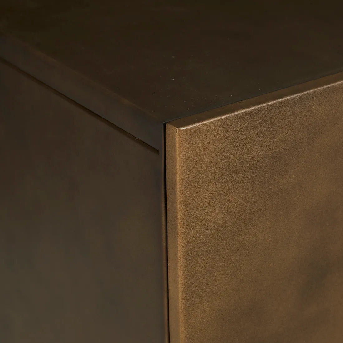 Dali Equilibrium Buffet - Crimson - Bronze
